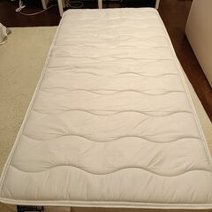シングルベットとマットレス ※帰省中の為お取引は保留の画像