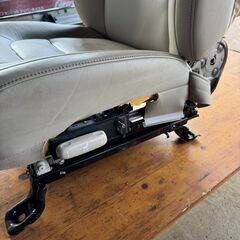 ランドクルーザー　シートの画像