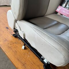 ランドクルーザー　シートの画像