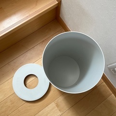 無印良品　ゴミ箱　17L ホワイトグレーの画像