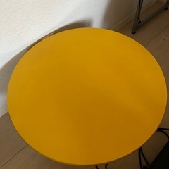 折りたたみ机の画像