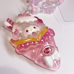 ピアノちゃん、スマホのキーホルダーの画像