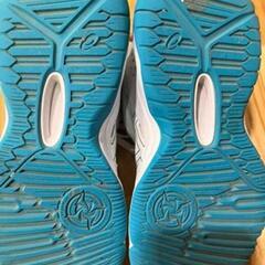 【値下げ中　早いもの勝ち】　21cm ASICS バスケットボールシューズ 女性用 ホワイト/ターコイズの画像