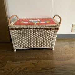ハローキティ収納ボックスの画像