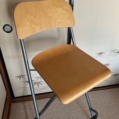 IKEAハイチェア一脚の画像