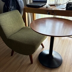 カフェテーブルと椅子　セット　家具