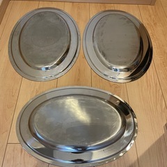 ステンレス食器プレートの画像