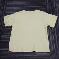 130cm マイクラ ユニクロ　半袖Tシャツ　ハチの画像