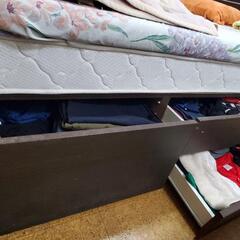 収納付きダブルベッドの画像
