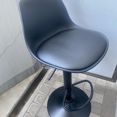 高さ調節機能付きバーチェア
