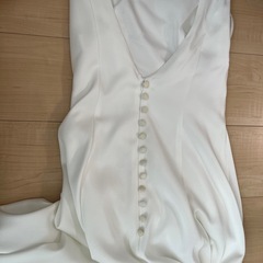 【スレンダーデザイン前撮りなどに】ウエディングドレス の画像