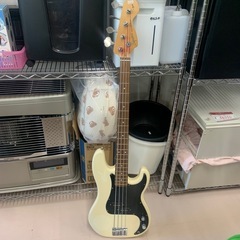 美原店Squier PRECISION BASS スクワイヤー ...