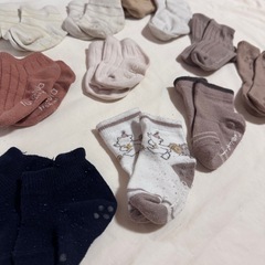 🌈美品あり　靴下まとめて　9-14  写真に➕3足ほどの画像