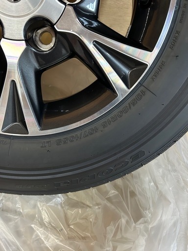 新車外し ハイエース 送料込み 195/80R15 ブリヂストン4本純正