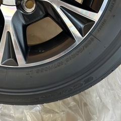 新車外し ハイエース 送料込み 195/80R15 ブリヂストン4本純正アルミの画像