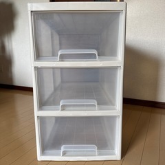 衣装ケースの画像