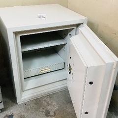 定価24万円ガチ金庫✨2つで大幅値引き可能！の画像