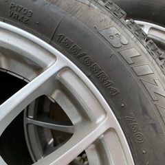 廃スタッドレスタイヤ155/65R14の画像