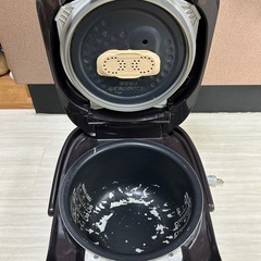 象印5.5合炊き炊飯器の画像