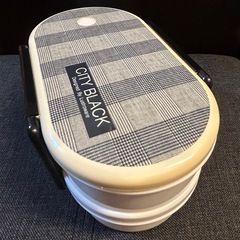 弁当箱　ランチボックス　２段　白　黒　電子レンジ可　容量７２０ｍｌの画像
