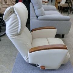 回転座椅子 レバー式リクライニング アイボリー 白系 フロアチェア 肘付き本革座椅子 ポケットコイル レザー ポケット付き 札幌 西野店の画像