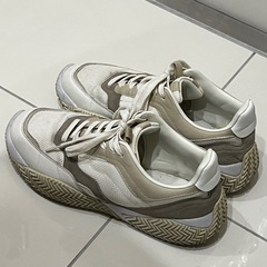 ZARA ザラ ダッドスニーカー チャンキーソール ベージュの画像