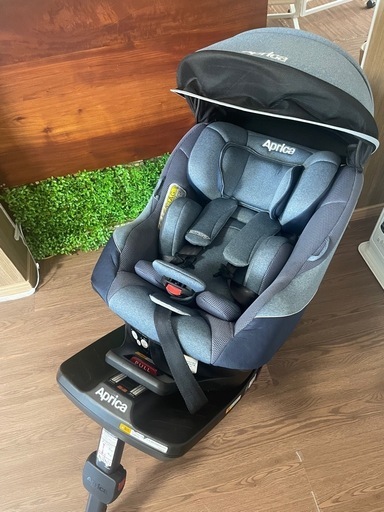 アップリカ　チャイルドシート　クルリラ　美品