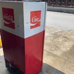 コカコーラの冷蔵庫　ビンテージの画像