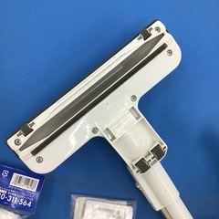 アイリスオーヤマ コードレス掃除機 IC-SLDC11E-WP 2020年製の画像