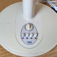 美品  YUASA ユアサ 扇風機 リビング扇. 動作良好の画像