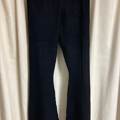 リブニット生地　パンツ　レディースの画像