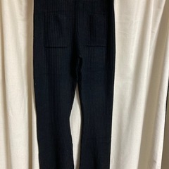 リブニット生地　パンツ　レディースの画像