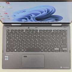 タッチパネル 2in1コンバーチブル 軽量 美品 バッテリー良 ノートパソコン 東芝 dynabook V83/HS 11世代 i5 SSD Iris Xe Windows11 Office44の画像