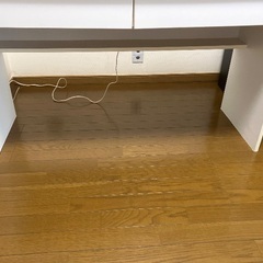 白　デスク（コンセント２ヶ、引き出し2ケ）の画像