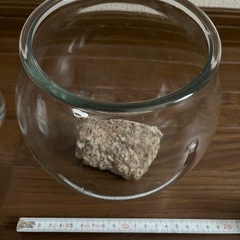 ガラス　花瓶と金魚鉢　麦飯石付の画像