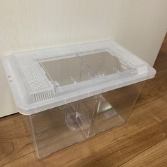 ②飼育ケース(プラスチック製)未使用品の画像