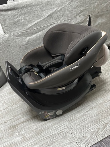 美品 ISOFIX combi 回転式 チャイルドシート