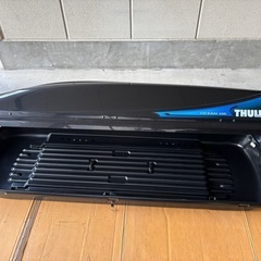車で行くアウトドアに！光沢のある外装のTHULEのジェットバッグOCEAN600売りますの画像