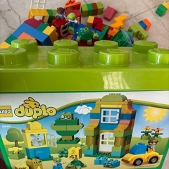 LEGOと積み木セットの画像