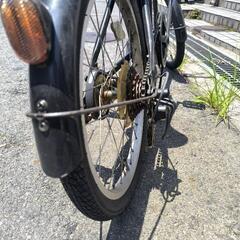 20インチ　外装6段変速　折り畳み自転車　ブラックの画像