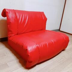真っ赤で可愛いラブソファ　１人＋α　１人だとゆったり広々　の画像