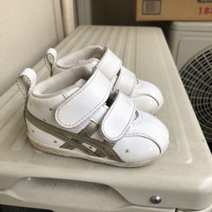 ASICS アシックス ベビーシューズ ホワイト 星柄 12.5センチの画像