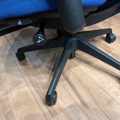 オカムラ　オフィスチェア　デスクチェアの画像