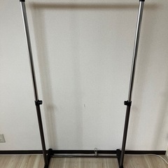 【東京練馬】キャスター付きハンガーラック
の画像