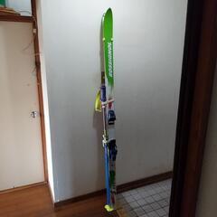 スキー板(ROSSIGNOL)とストック(SINANO)