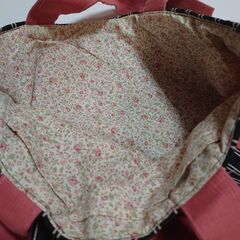 【無料】ピンク系手提げかばんの画像