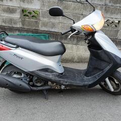 格安出品、人気の125ccです！小柄なアクシストリートです！の画像