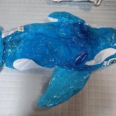（お話中）イルカ型　大型浮き輪の画像
