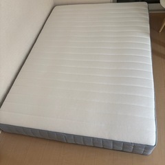 IKEA ベッドフレーム　マットレスの画像