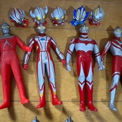 ウルトラマンフィギュア51体の画像